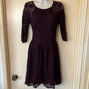 cupcakes & cashmere Lace Dress in Rich Burgundy size 4